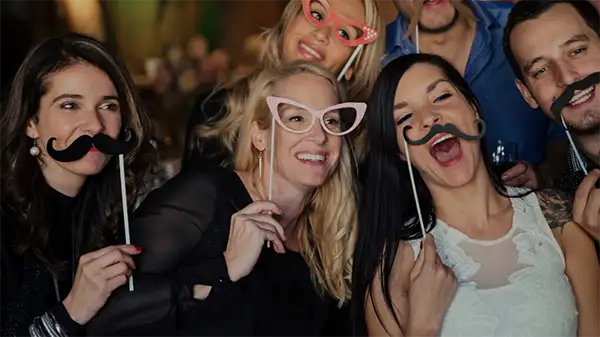 photo booth rental wedding guests in Manalapan nj new jersey having fun